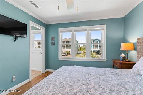 Single Family Residence in Holden Beach NC 1033 Ocean Boulevard 21.jpg