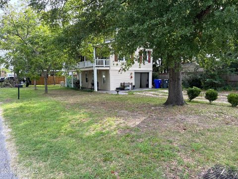 Single Family Residence in Carolina Beach NC 907 Fourth Street.jpg