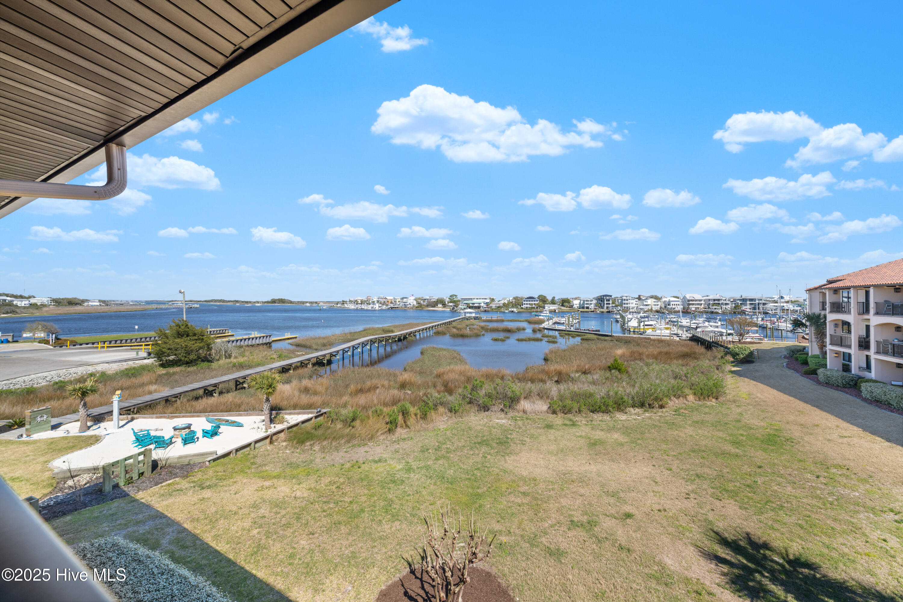 Townhouse in Carolina Beach NC 103 Spencer-Farlow Drive 50.jpg