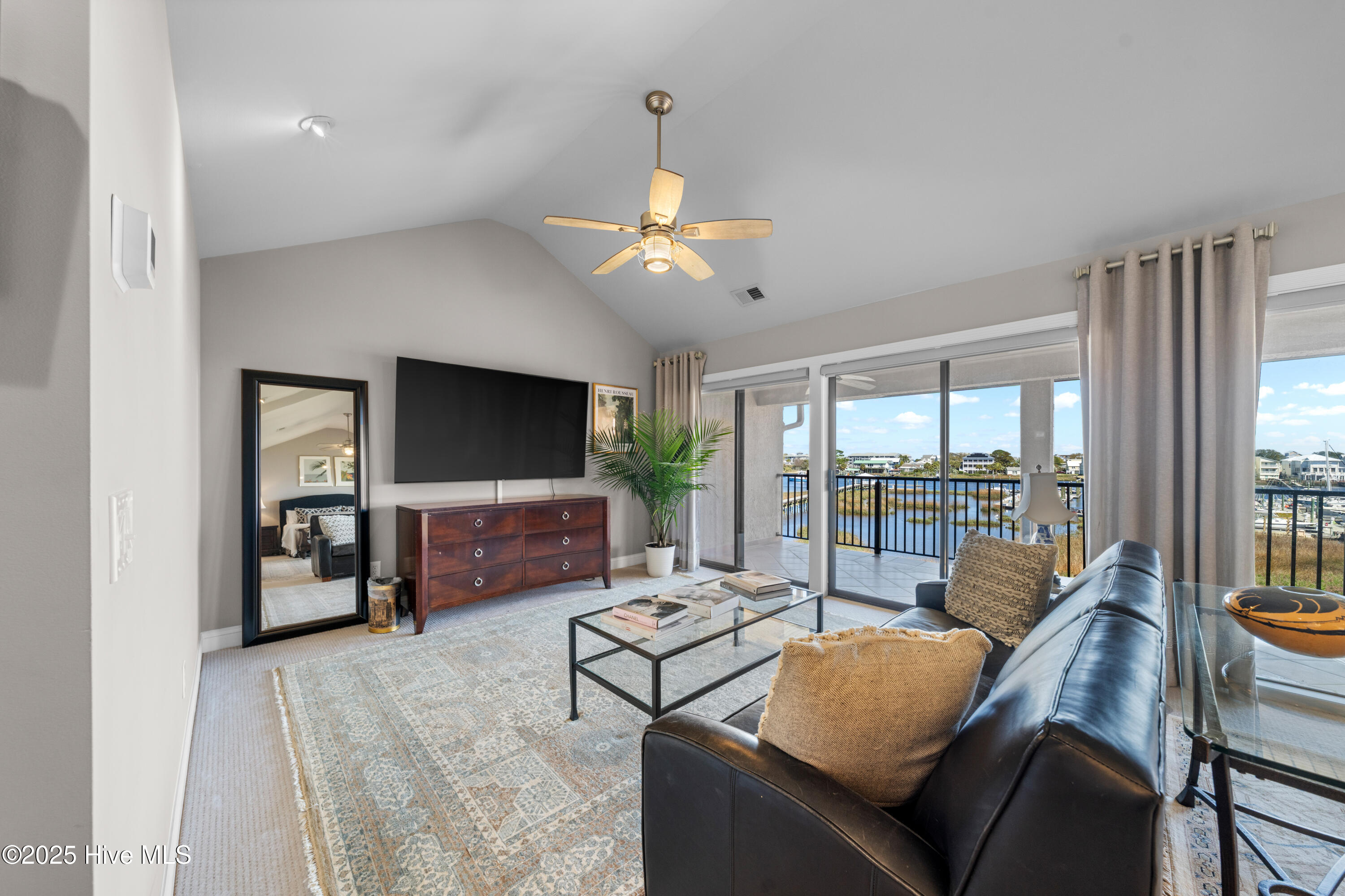 Townhouse in Carolina Beach NC 103 Spencer-Farlow Drive 51.jpg