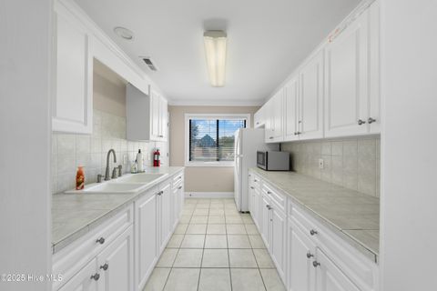 Townhouse in Carolina Beach NC 103 Spencer-Farlow Drive 71.jpg