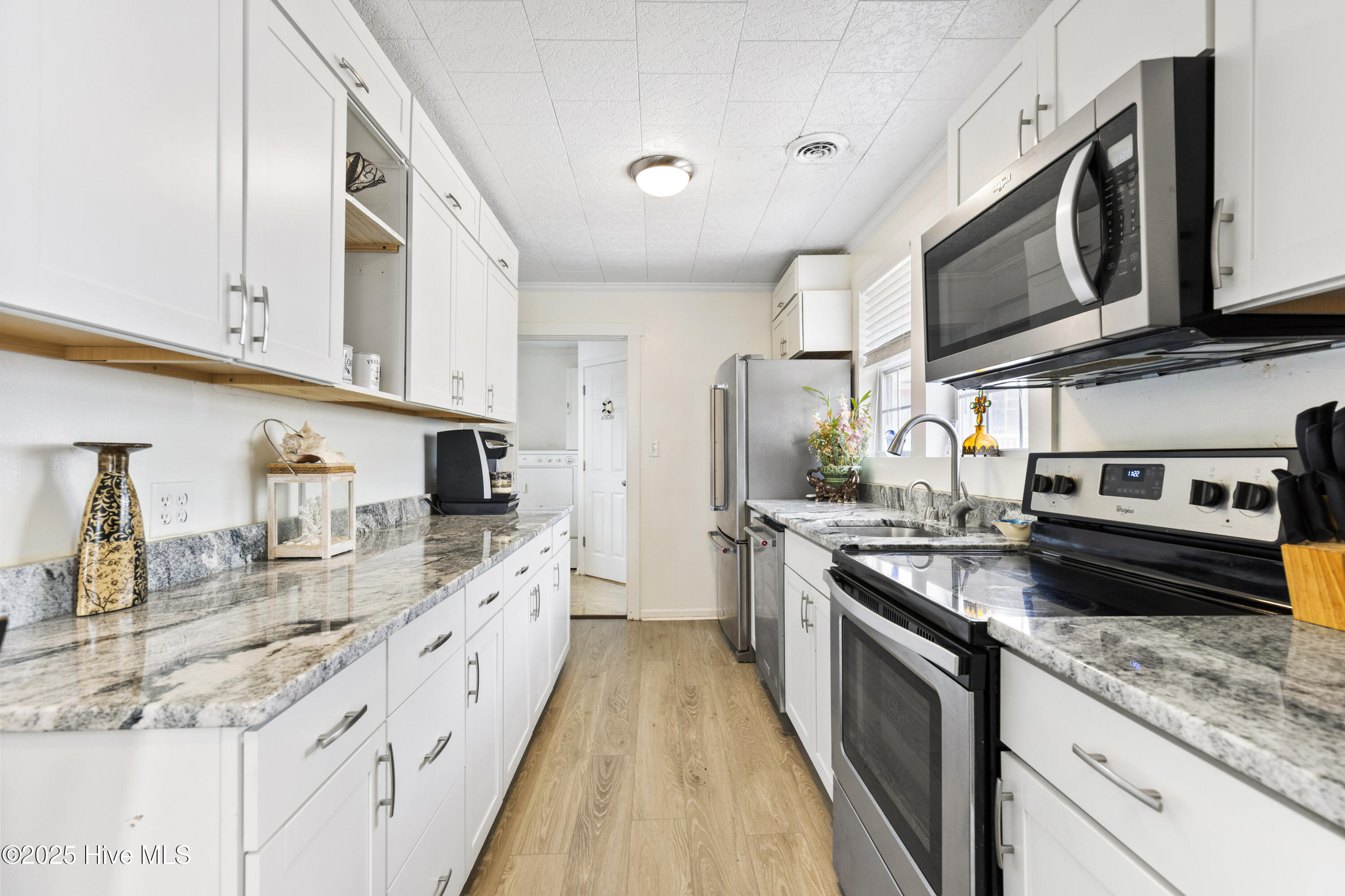 Single Family Residence in Carolina Beach NC 805 Carolina Beach Avenue 23.jpg