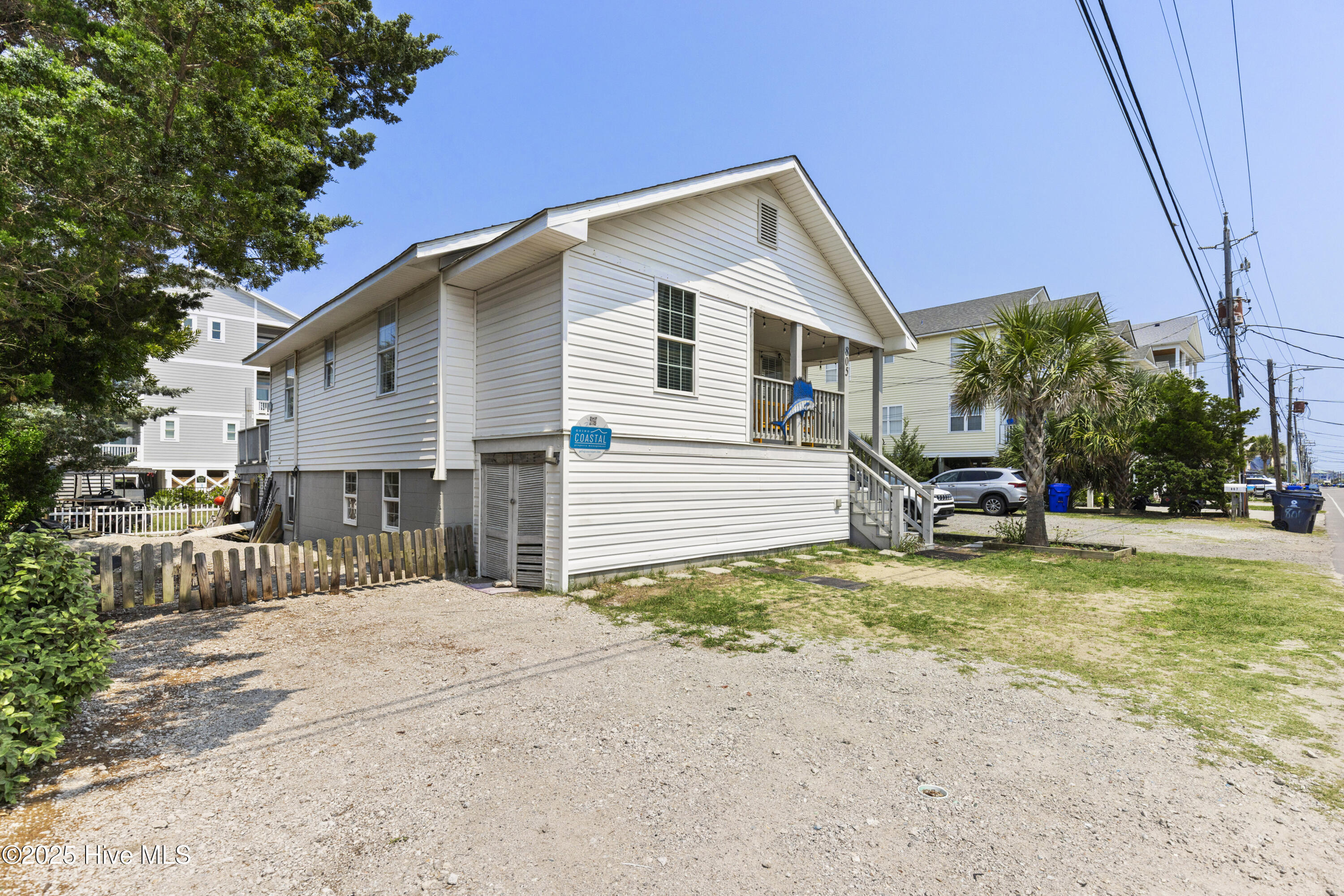 Single Family Residence in Carolina Beach NC 805 Carolina Beach Avenue 2.jpg