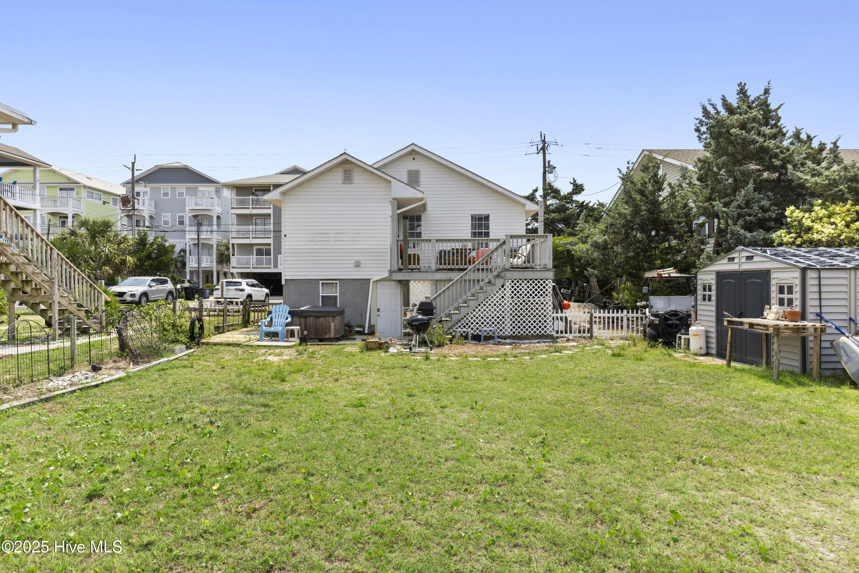 Single Family Residence in Carolina Beach NC 805 Carolina Beach Avenue 11.jpg