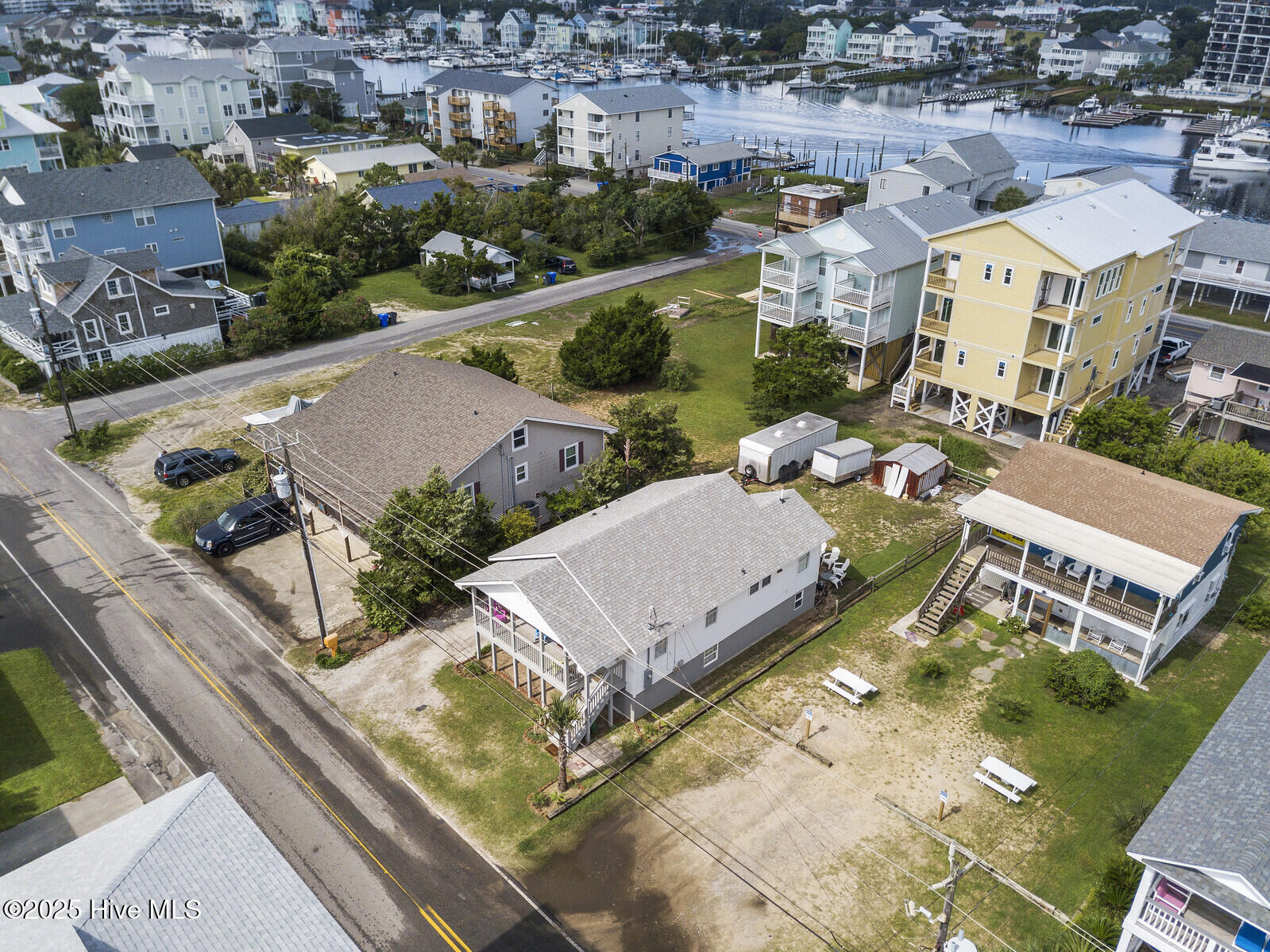 Single Family Residence in Carolina Beach NC 805 Carolina Beach Avenue 17.jpg