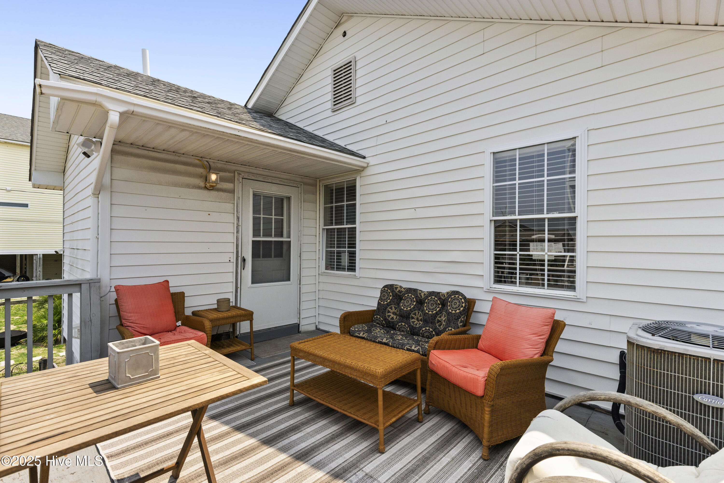 Single Family Residence in Carolina Beach NC 805 Carolina Beach Avenue 6.jpg