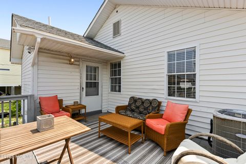 Single Family Residence in Carolina Beach NC 805 Carolina Beach Avenue 6.jpg