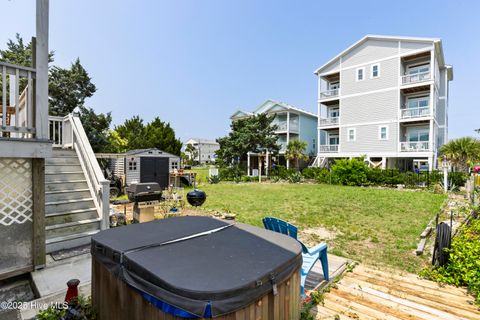 Single Family Residence in Carolina Beach NC 805 Carolina Beach Avenue 13.jpg