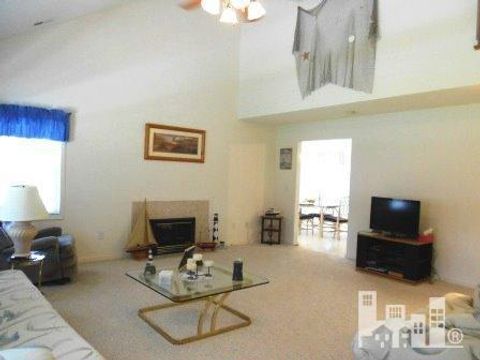 Single Family Residence in Carolina Beach NC 101 N Sixth Street 5.jpg
