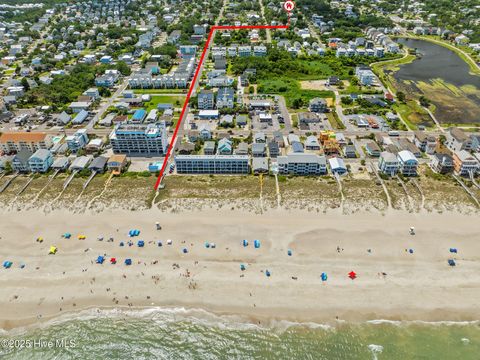 Single Family Residence in Carolina Beach NC 706 S Fourth Street 2.jpg