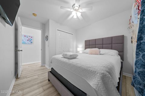 Single Family Residence in Carolina Beach NC 706 S Fourth Street 17.jpg