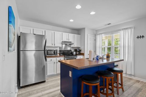Single Family Residence in Carolina Beach NC 706 S Fourth Street 9.jpg
