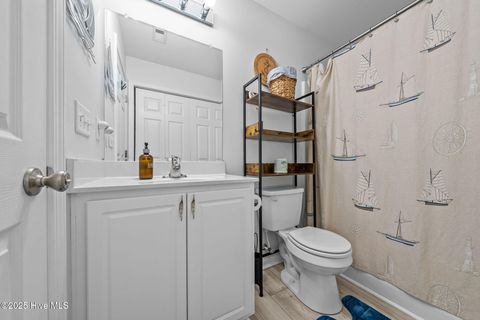 Single Family Residence in Carolina Beach NC 706 S Fourth Street 18.jpg
