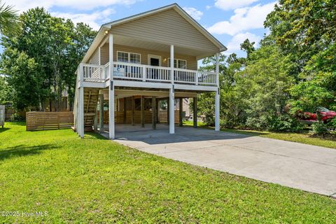 Single Family Residence in Carolina Beach NC 706 S Fourth Street 3.jpg