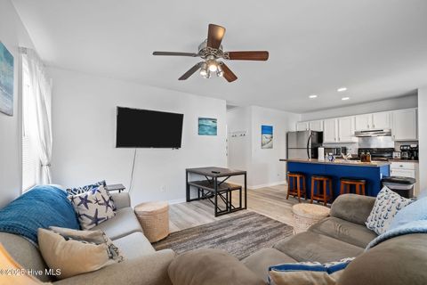 Single Family Residence in Carolina Beach NC 706 S Fourth Street 5.jpg