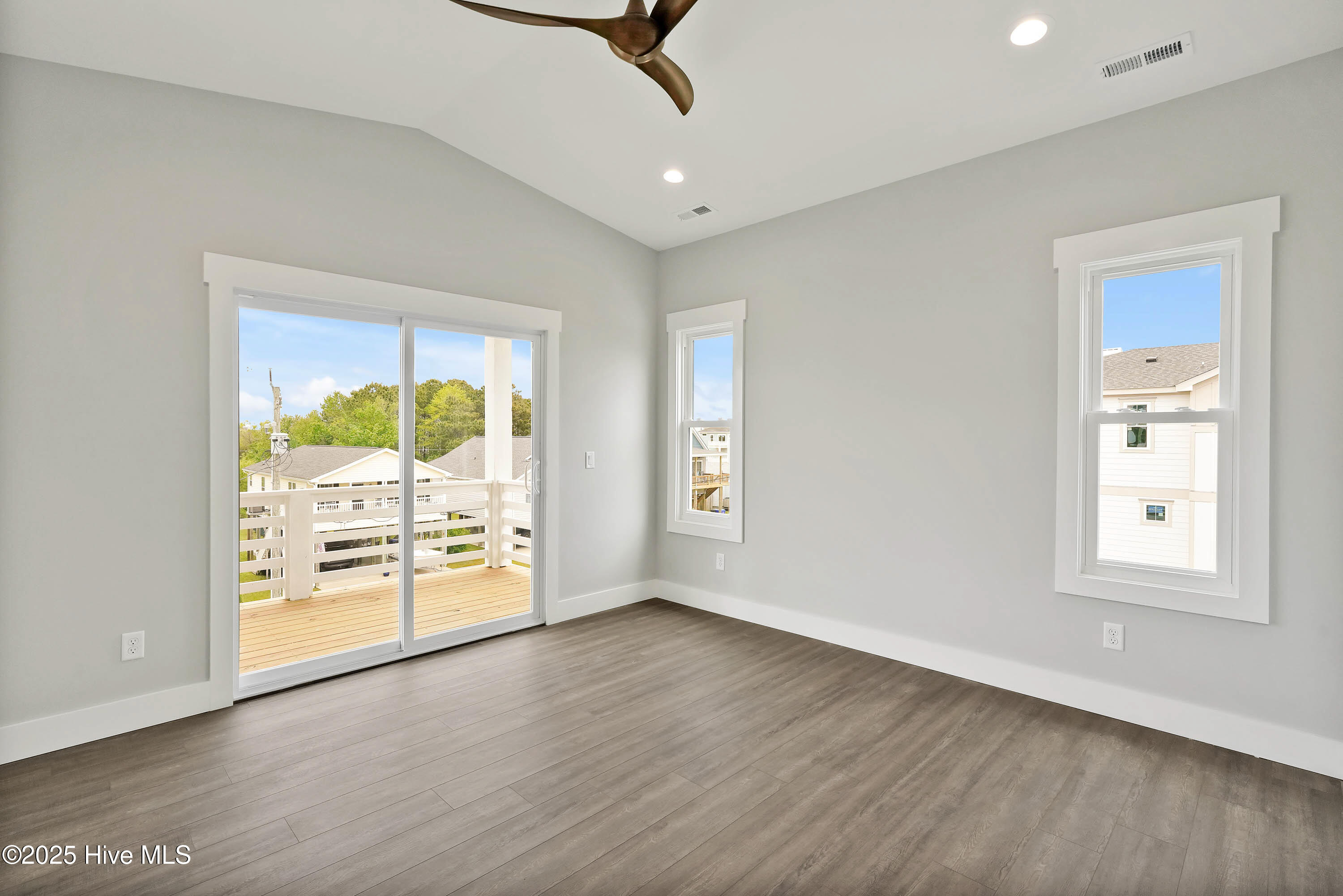 Townhouse in Carolina Beach NC 215 Spartanburg Avenue #2 21.jpg