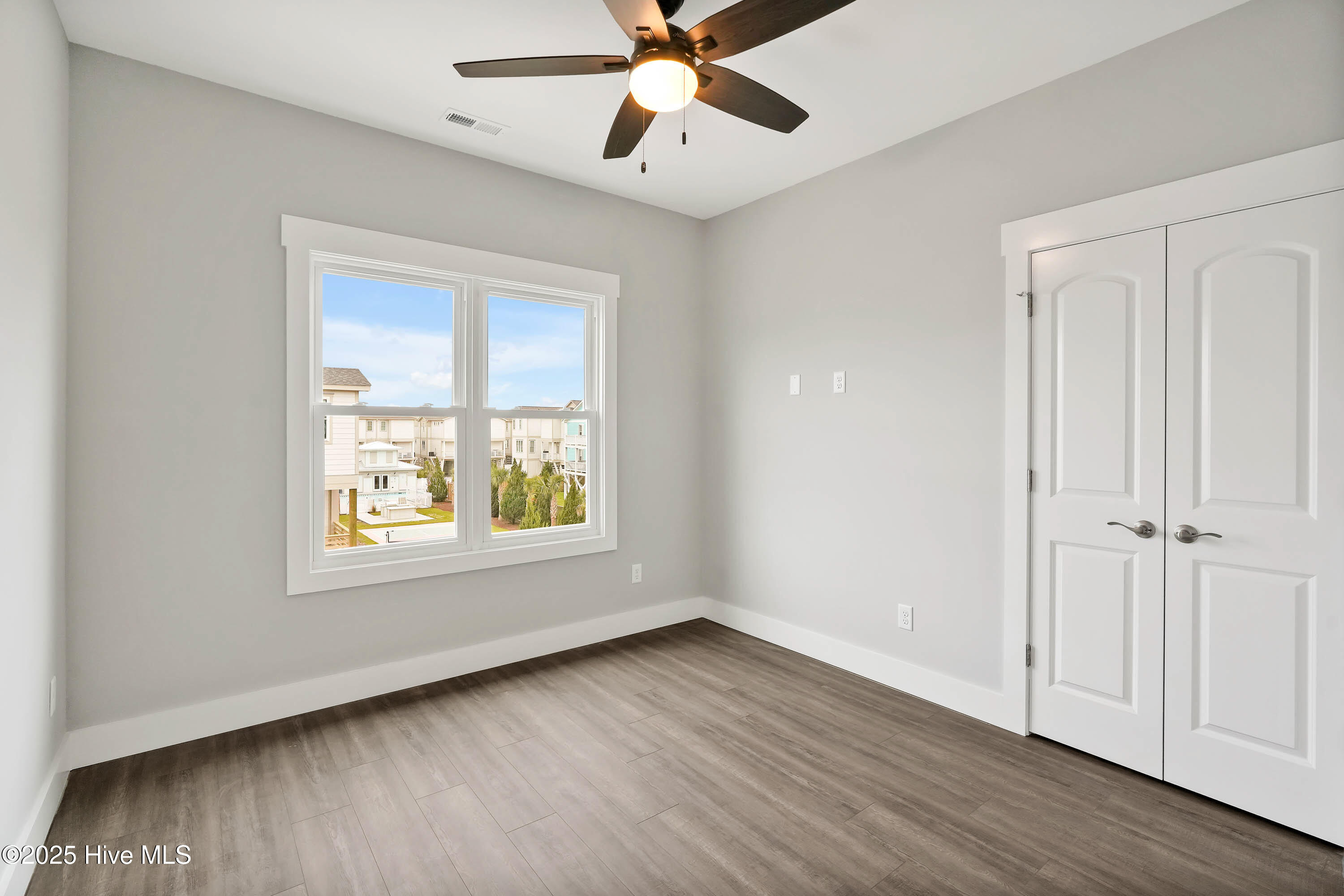 Townhouse in Carolina Beach NC 215 Spartanburg Avenue #2 20.jpg