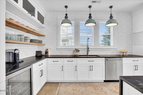Single Family Residence in Carolina Beach NC 1317 Spot Lane 8.jpg