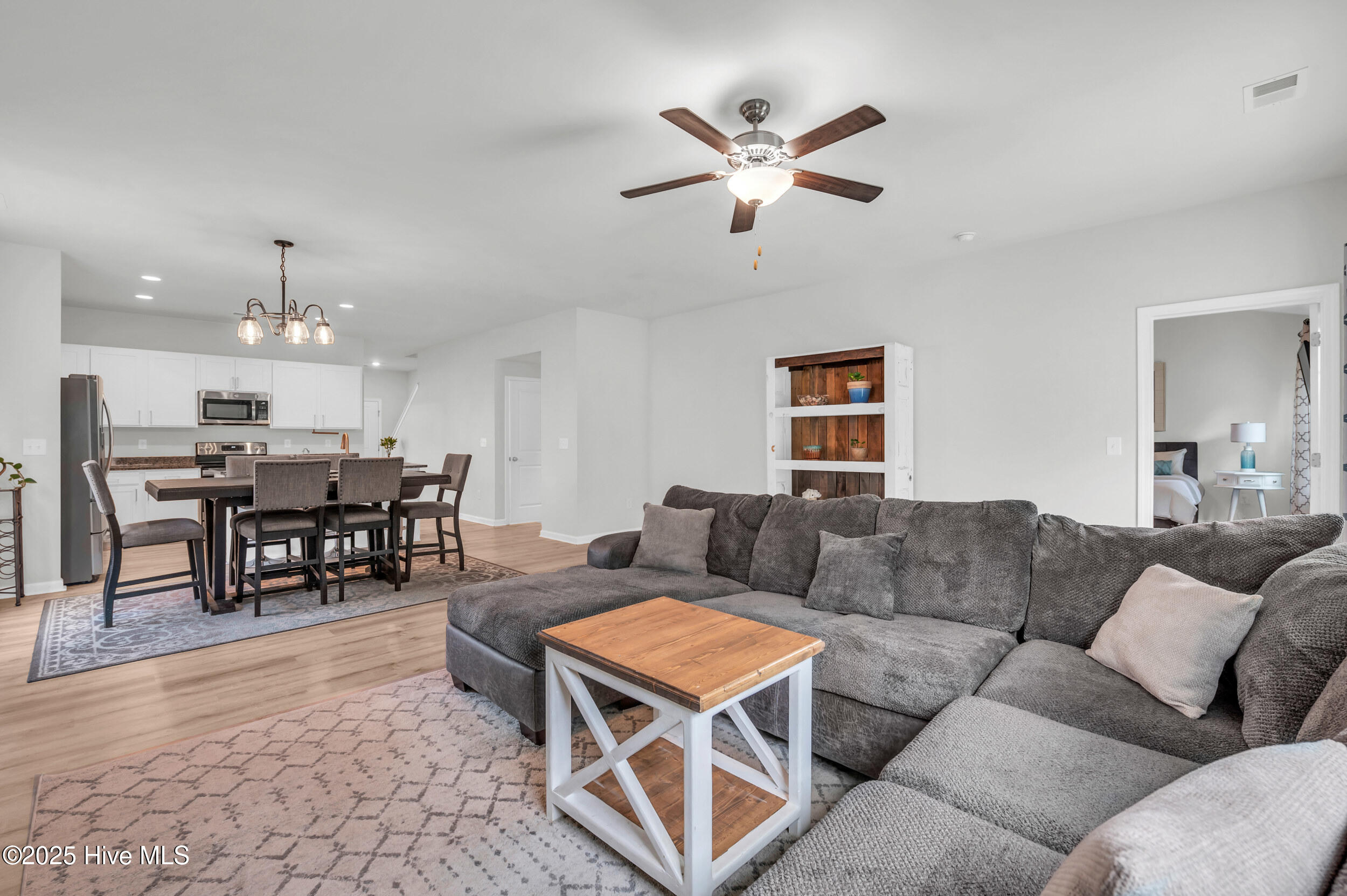 Single Family Residence in Castle Hayne NC 4549 Parsons Mill Drive 5.jpg