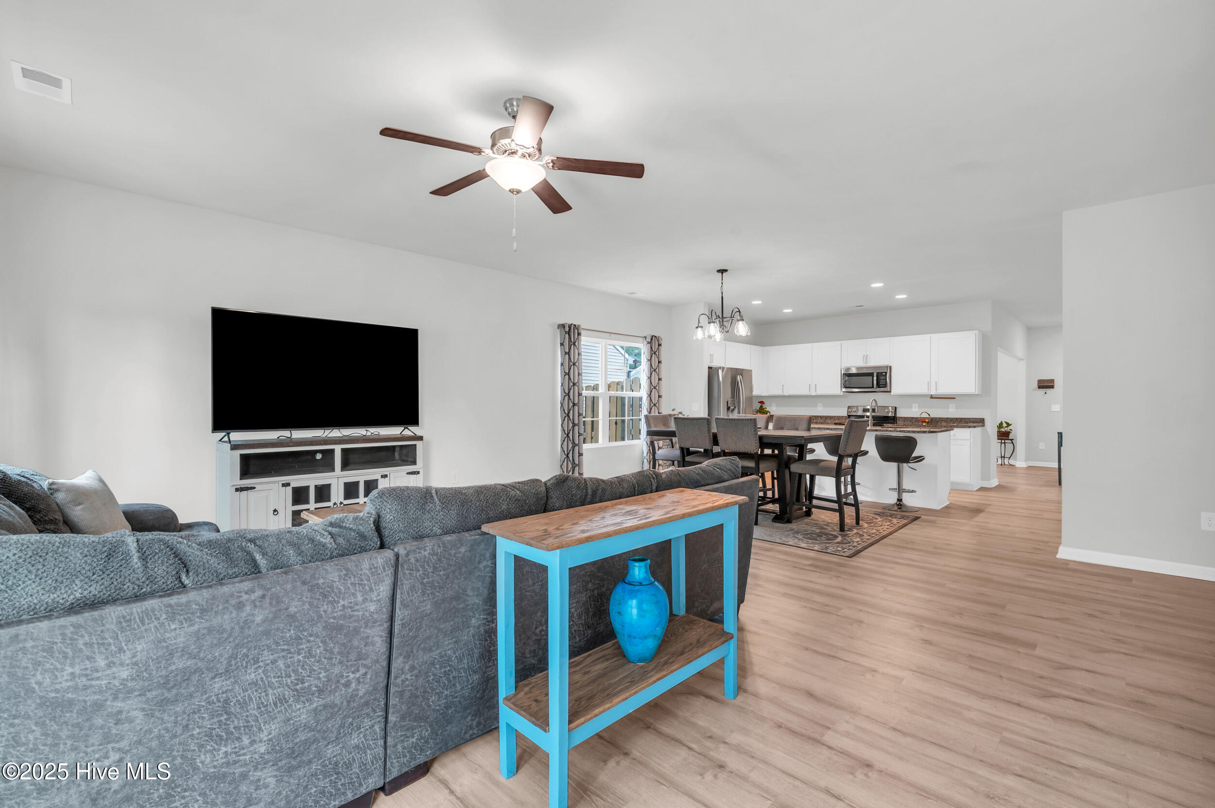 Single Family Residence in Castle Hayne NC 4549 Parsons Mill Drive 8.jpg