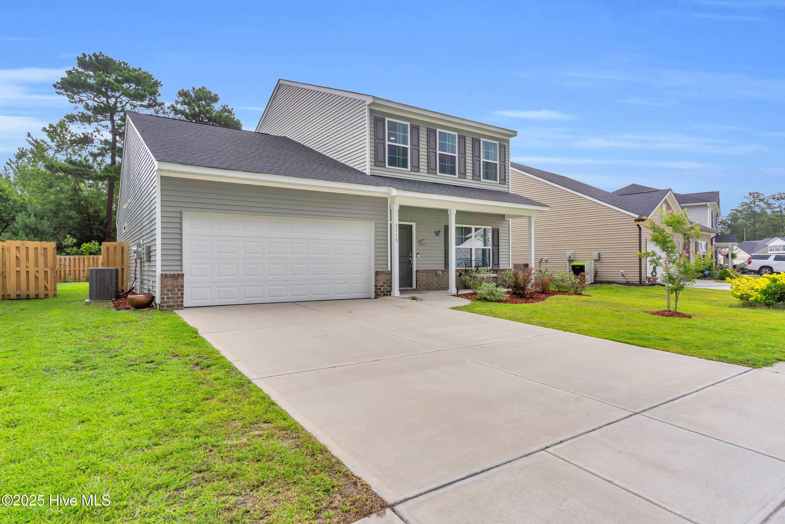 Single Family Residence in Castle Hayne NC 4549 Parsons Mill Drive 2.jpg