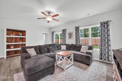 Single Family Residence in Castle Hayne NC 4549 Parsons Mill Drive 4.jpg
