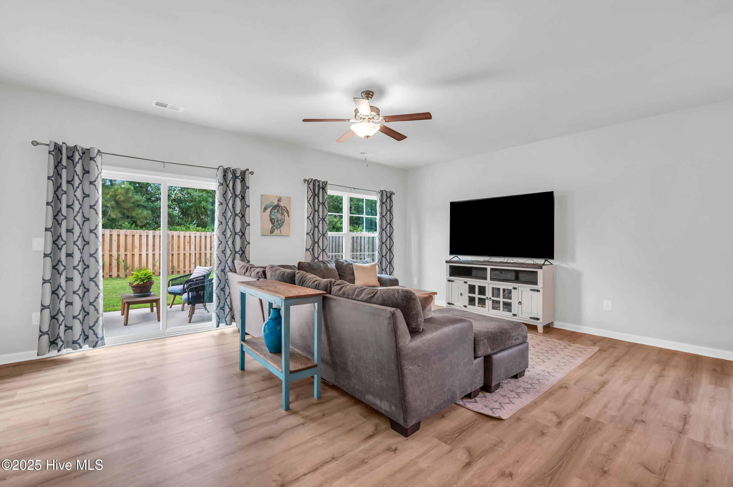 Single Family Residence in Castle Hayne NC 4549 Parsons Mill Drive 7.jpg