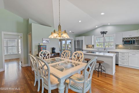 Single Family Residence in Holden Beach NC 121 Ferry Road 11.jpg