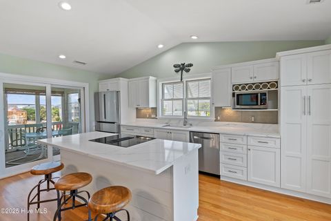Single Family Residence in Holden Beach NC 121 Ferry Road 7.jpg