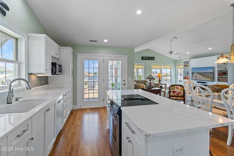 Single Family Residence in Holden Beach NC 121 Ferry Road 9.jpg