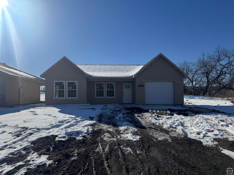 Single Family Residence in Emporia KS 1003 Riley Ave.jpg