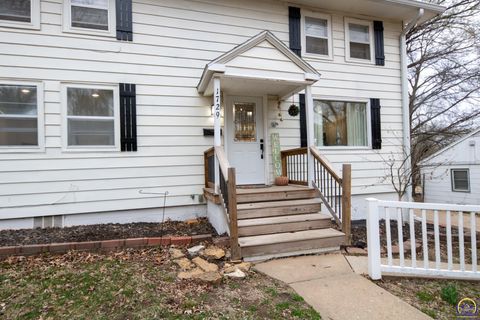 Single Family Residence in Emporia KS 1729 Wilman Ct.jpg
