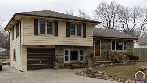 Single Family Residence in Emporia KS 1344 Prairie Park Ln.jpg