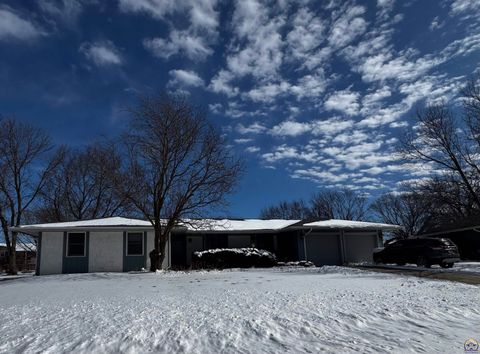 Single Family Residence in Emporia KS 2518 West View Dr.jpg