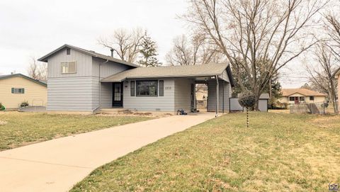 Single Family Residence in Emporia KS 1233 Tomahawk Dr.jpg