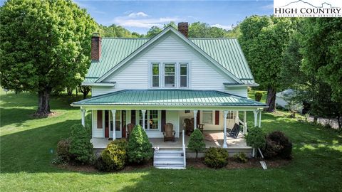 Single Family Residence in Lansing NC 15957 NC Hwy 194 N Highway.jpg