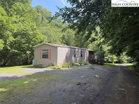Single Family Residence in Lansing NC 172 Ruania Way.jpg