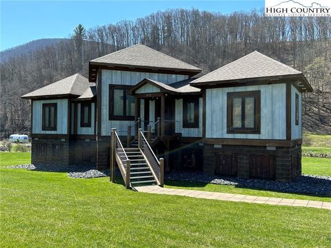 Single Family Residence in Lansing NC 972 W DEEP FORD Road.jpg