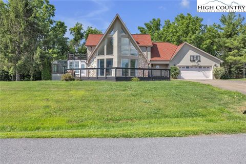 Single Family Residence in Crumpler NC 346 Clear View Ridge Road.jpg
