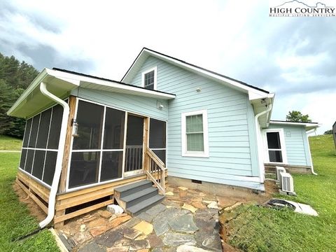 Single Family Residence in Laurel Springs NC 2823 Cranberry Creek Road.jpg