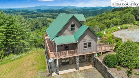 Single Family Residence in Grassy Creek NC 321 Laurel Highlands Drive.jpg