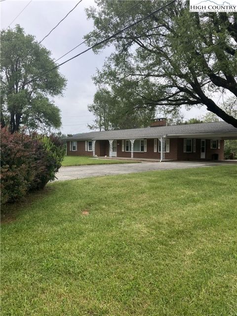 Single Family Residence in Sparta NC 94 Kemp Street.jpg