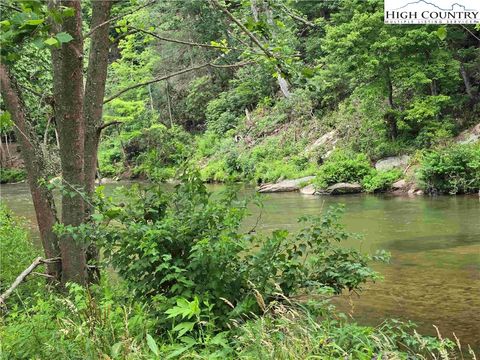  in Fleetwood NC 867 New River Bend S. Road.jpg