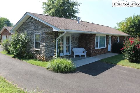 Single Family Residence in Sparta NC 137 Grandview Drive.jpg
