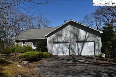 Single Family Residence in Sparta NC 193 Deer Park Lane.jpg