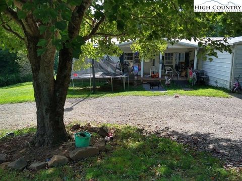 Single Family Residence in Sparta NC 178 Joe Place.jpg