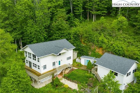 Single Family Residence in Lansing NC 2530 Bear Wallow Road.jpg