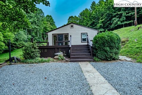 Single Family Residence in Grassy Creek NC 7 Legra Road.jpg