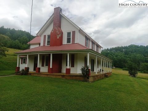 Single Family Residence in West Jefferson NC 1558 Hartzog ford Road.jpg