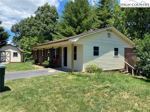 Single Family Residence in Sparta NC 535 Little River Drive.jpg